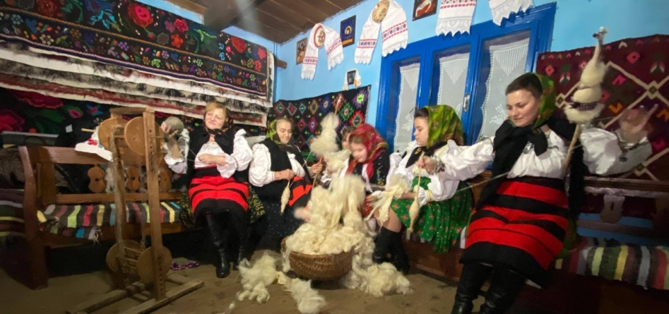 Învață și du mai departe: Șezători în Călinești în fiecare joi