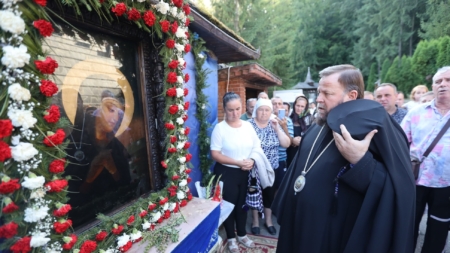 Icoana Maicii Domnului de la Rohia ajunge azi în Baia Mare