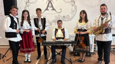 În a doua zi de Crăciun: Joc în sat la Vima Mică