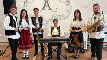 În a doua zi de Crăciun: Joc în sat la Vima Mică