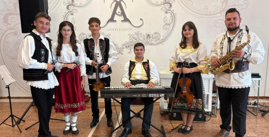 În a doua zi de Crăciun: Joc în sat la Vima Mică