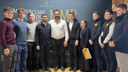„Tinerii moroșeni” au participat la masterclassul de muzică psaltică susținut de prof. Adrian Sârbu