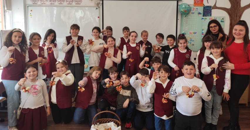 Atelier de înșirat poame pe ață pentru elevii de la „Nicolae Iorga”