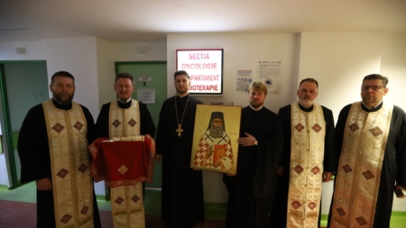 Moaștele Sfântului Nectarie au fost duse spre închinare la Spitalul Județean Baia Mare