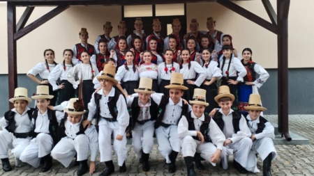 Ansamblul „Coconii Maramureșului”, pe loc fruntaș la Festivalul Interjudețean de Folclor „Dragu-mi-i cântu și jocu”