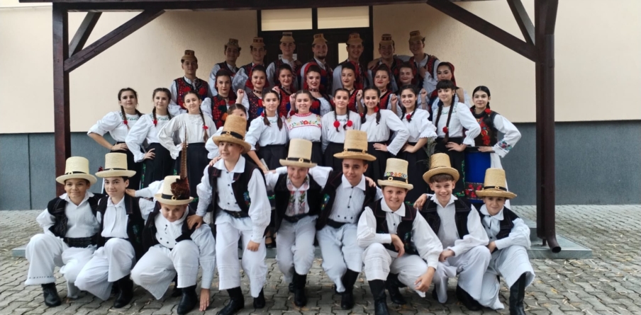 Ansamblul „Coconii Maramureșului”, pe loc fruntaș la Festivalul Interjudețean de Folclor „Dragu-mi-i cântu și jocu”