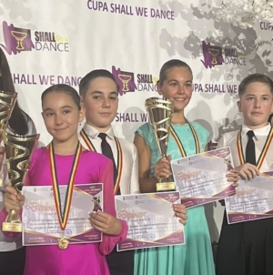 DanceLight Baia Mare a strălucit la „Cupa Shall We Dance” – 15 perechi talentate, 17 finale și 9 podiumuri