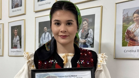 Iulia Vlad, printre laureații Festivalul-Concurs Național „Pană de Păun”