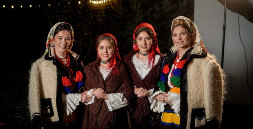 „Într-o noapte cu lumină”: Suzana și Daciana Vlad & Ovidia și Octavia Ștef au lansat o colindă deosebită