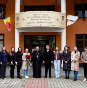 ASCOR Baia Mare a dăruit alimente, flori și iconițe pentru vârstnicii de la Căminul din Coroieni