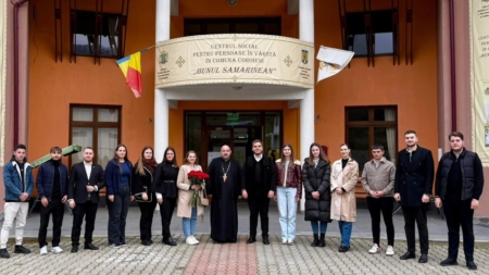 ASCOR Baia Mare a dăruit alimente, flori și iconițe pentru vârstnicii de la Căminul din Coroieni