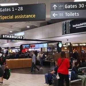 Regatul Unit schimbă regulile de intrare în țară din februarie 2026