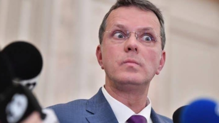 Controversele studiilor ministrului Apărării Ionuț Moșteanu