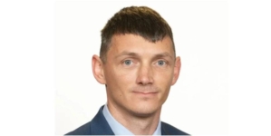 Iar mă? Senatorul Pintea, surprins din nou la volan fără permis