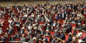 Francezii și linia roșie dintre muncă și demnitate