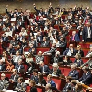 Francezii și linia roșie dintre muncă și demnitate