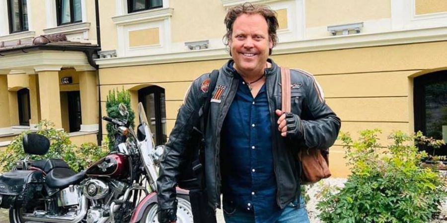 Jurnalistul și producătorul britanic Charlie Ottley devine cetățean român