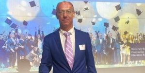 Primul român care a absolvit studiile Universității Donau din Krems