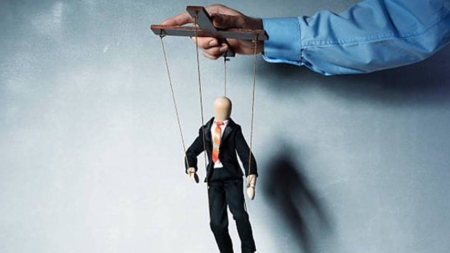 Experții care vin de nicăieri și ajung peste tot