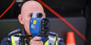 Un șofer român a rămas fără permis, iar mașina i-a fost confiscată