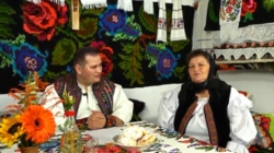 Denis Năsui a lansat primul episod al podcastului „La o vorbă cu Denis prin Maramureș” – bunica sa, primul invitat