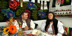 Denis Năsui a lansat primul episod al podcastului „La o vorbă cu Denis prin Maramureș” – bunica sa, primul invitat