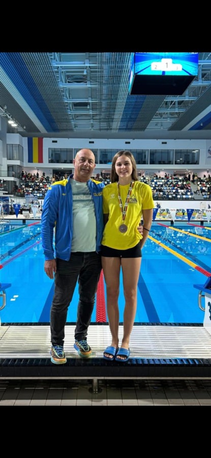 Mihaela Lucia Știr de la CSM Baia Mare, pe podium la Campionatul Național de Înot în bazin scurt pentru juniori, tineret și seniori