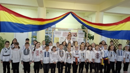 Identitate și emoție: Program artistic dedicat Zilei Naționale la Şcoala Gimnazială „Alexandru Ioan Cuza” Baia Mare