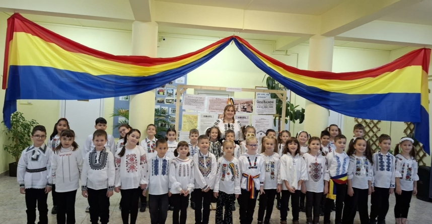 Identitate și emoție: Program artistic dedicat Zilei Naționale la Şcoala Gimnazială „Alexandru Ioan Cuza” Baia Mare