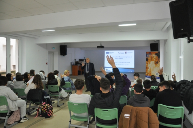 Proiectul „Învață de la antreprenori” desfășurat în școlile din Maramureș a fost foarte bine primit de către elevi