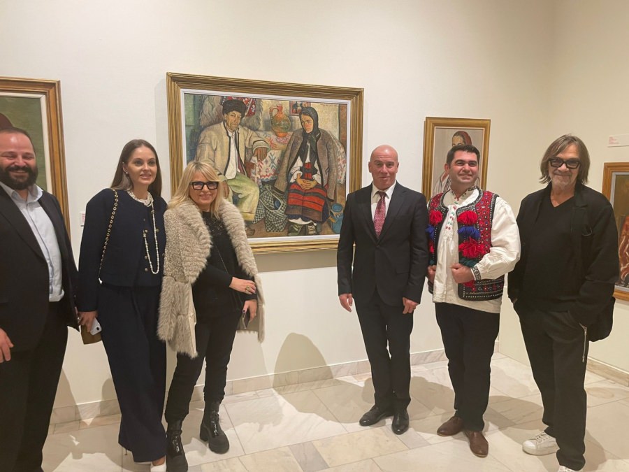 Muzeul Județean de Artă «Centrul Artistic Baia Mare», prezent la expoziția „RomânIA. Reprezentarea identitară a portului popular în artă” de la București