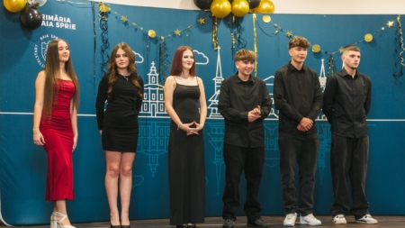 Balul Bobocilor 2025 organizat de Liceul Tehnologic de Transporturi Auto Baia Sprie a fost un adevărat succes