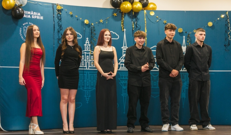 Balul Bobocilor 2025 organizat de Liceul Tehnologic de Transporturi Auto Baia Sprie a fost un adevărat succes