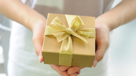 Atelier de împachetat cadouri la Biblioteca Județeană