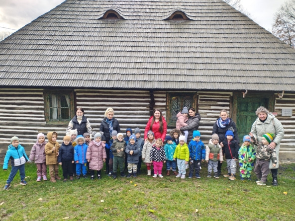 Atelierul de lectură dedicat preșcolarilor Grădiniței cu Program Prelungit Gabi Baia Mare a avut loc la Muzeul Satului