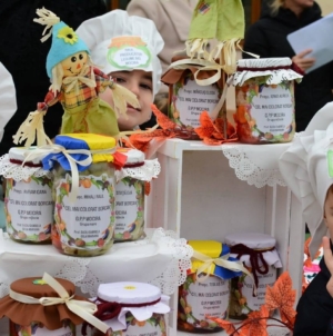 Concursul culinar „Cel mai colorat borcan” aflat la ediția a III-a a reunit numeroși elevi și preșcolari maramureșeni la Seini