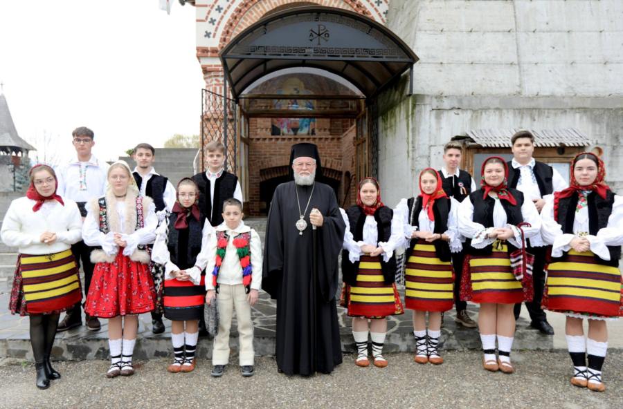 Preasfințitul Părinte Episcop Iustin a slujit la Catedrala Episcopală „Sfânta Treime” din Baia Mare