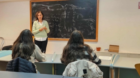 Curs de chimie organică și anorganică la Biblioteca Județeană