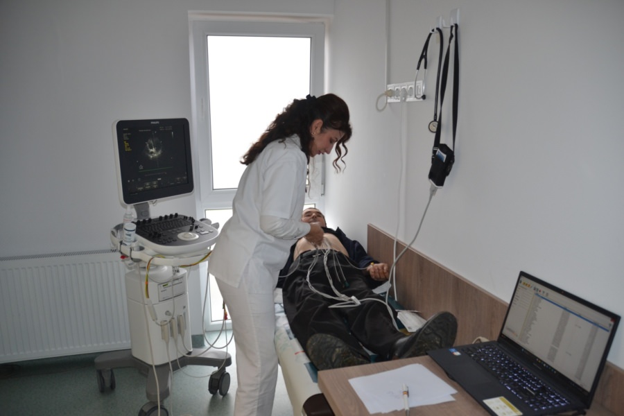 Locuitorii comunei Fărcașa au avut parte de consultații cardiologice gratuite