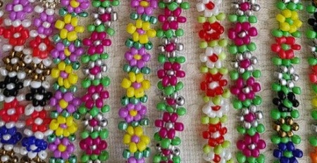 Atelier de mărgelit la Biblioteca Județeană „Petre Dulfu”- Filiala Traian din Baia Mare