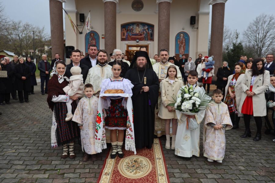 Preasfințitul Părinte Timotei Sătmăreanul s-a aflat în mijlocul credincioșilor Parohiei Ortodoxe Iegheriște