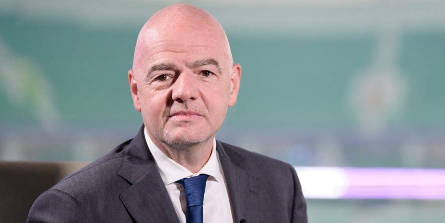 Președintele FIFA, Gianni Infantino, despre Emeric Ienei: „Model de eleganță, echilibru și respect”