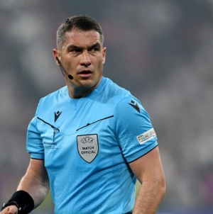 Cinci meciuri din cupele europene arbitrate de români