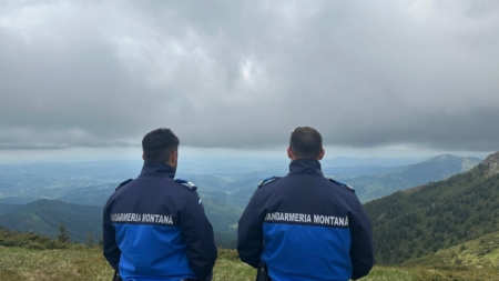 Sfaturi de la jandarmii montani pentru amatorii de drumeții la altitudine