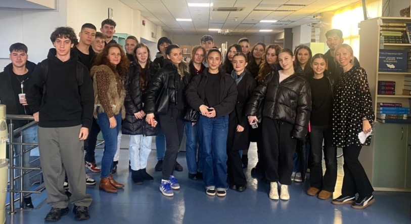 Elevii de la Colegiul Național „Mihai Eminescu” Baia Mare, pe urmele scriitorilor maramureșeni