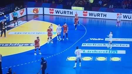 Naționala feminină de handbal a început cu dreptul Campionatul Mondial
