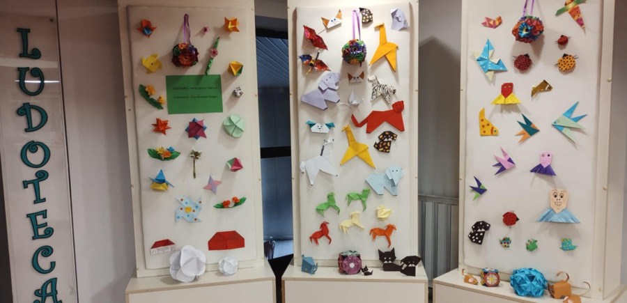Despre origami, în expoziții, la Biblioteca Județeană