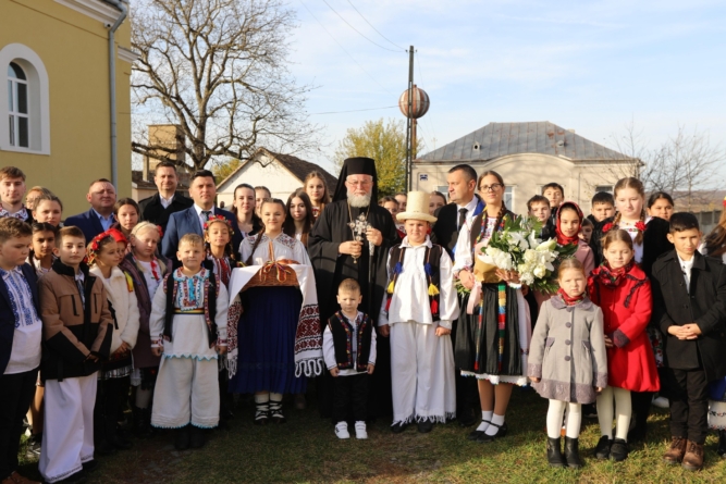 Ps. Părinte Iustin s-a aflat în mijlocul credincioșilor Parohiei Ortodoxe Supuru de Jos