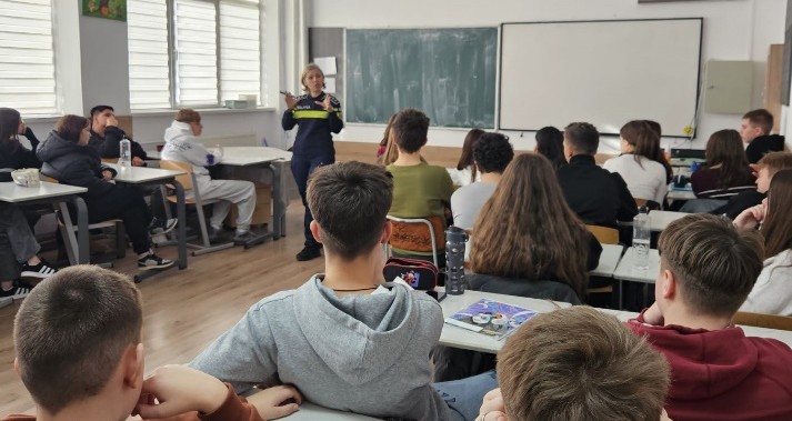 Activități ale polițiștilor pentru siguranța elevilor, desfășurate la Sighet