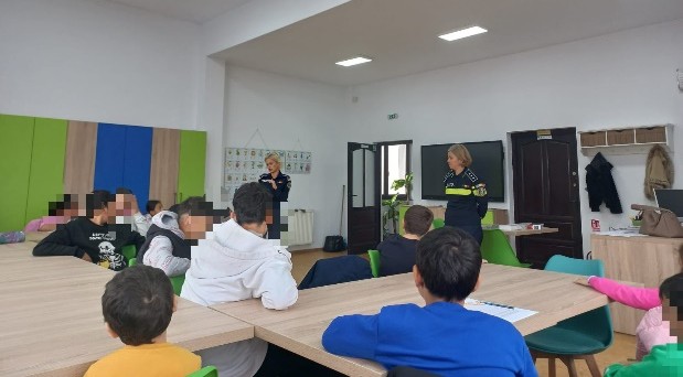 O lecție de vacanță de la polițiști